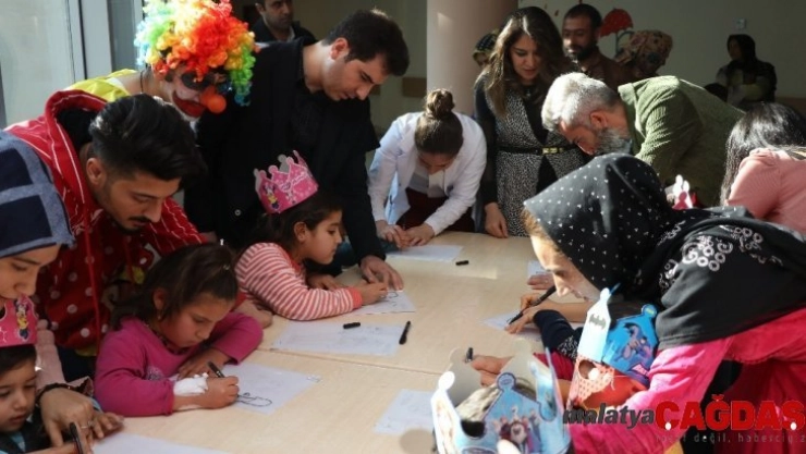 Hasta çocuklara yeni yıl sürprizi