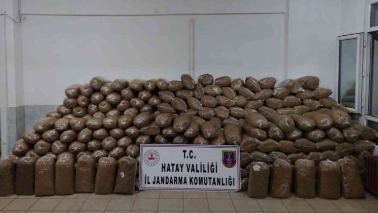 Hatay'da 2 ton kaçak tütün ele geçirildi