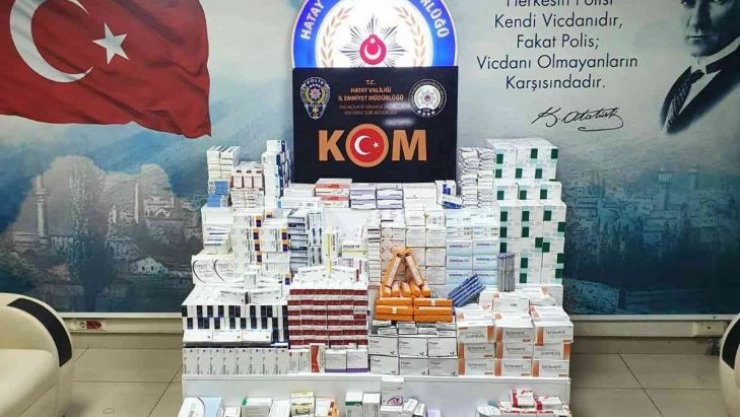 Hatay'da barkod numarası kazınmış bin 267 kutu tıbbi ilaç ele geçirildi