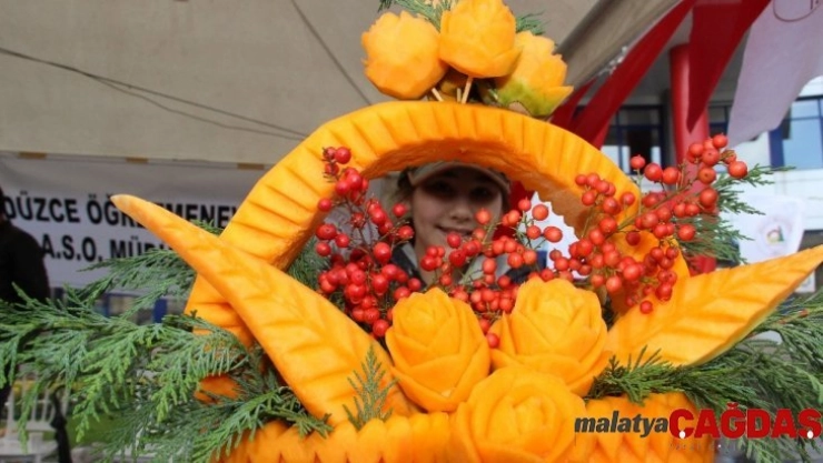 Hayvan ve çiçekler kabağa sığdı