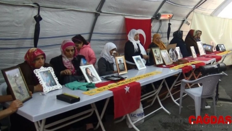 HDP önünde, ailelerin evlat nöbeti 128'nci gününde