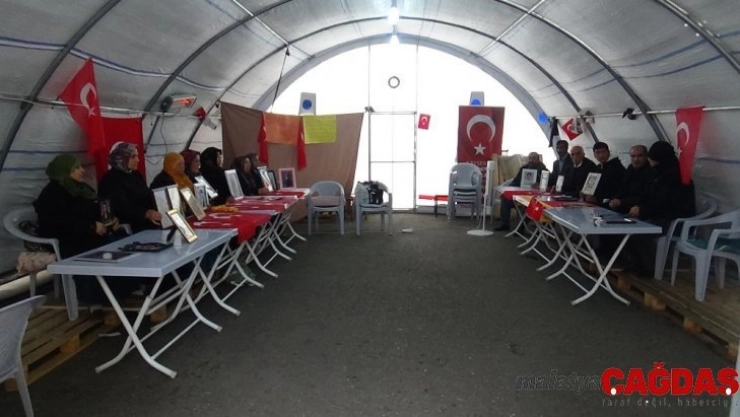 HDP önündeki ailelerin evlat nöbeti 101'inci gününde