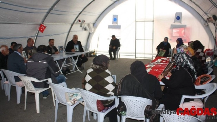 HDP önündeki ailelerin evlat nöbeti 85'inci gününde