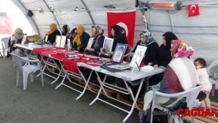 HDP önündeki ailelerin evlat nöbeti 93'üncü gününde devam ediyor