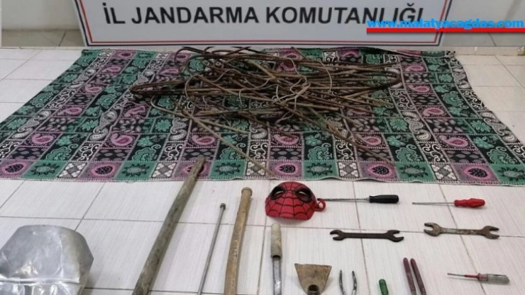 Hırsızlar jandarma ekiplerinden kaçamadı