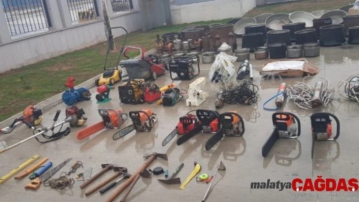 Hırsızlık yapan 2 kişi tutuklandı