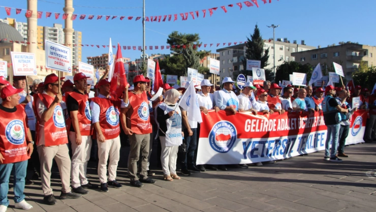Hükümetin Zam Teklifine Tepki: Memurlar Bugün İş Bıraktı