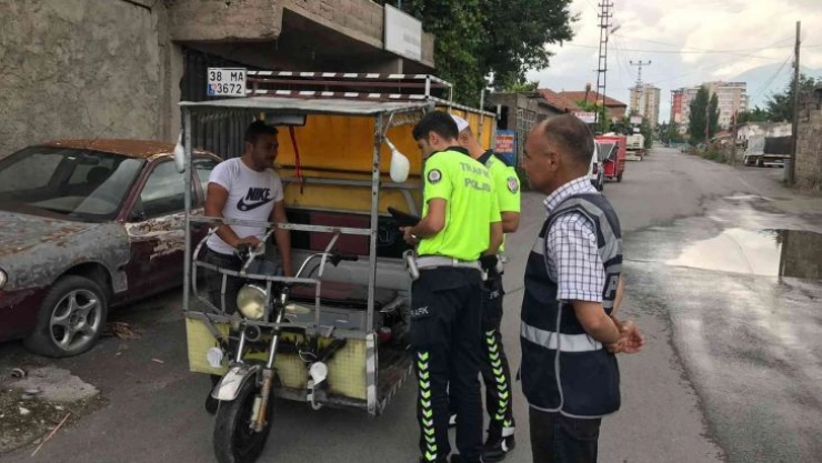 Hurda toplayanlar denetlendi