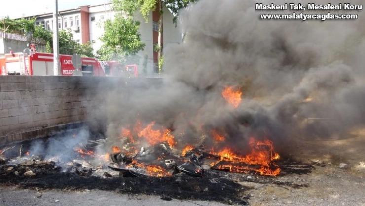 Hurdaya ayrılan araç kabinleri yandı