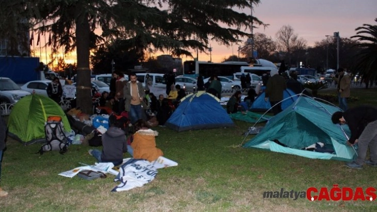 İBB önündeki fayton eylemi devam ediyor