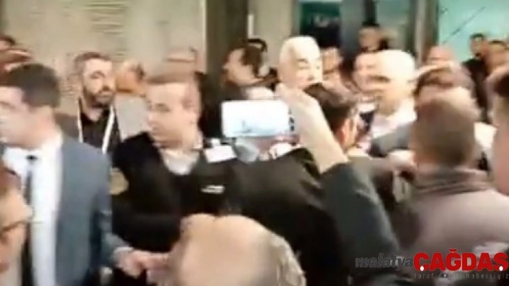 İBB Ulaşım Kongresi'nde taksici ve UBER sürücüleri arasında gerginlik