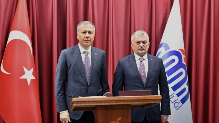 İçişleri Bakanı Yerlikaya Malatya Valiliğini ziyaret etti