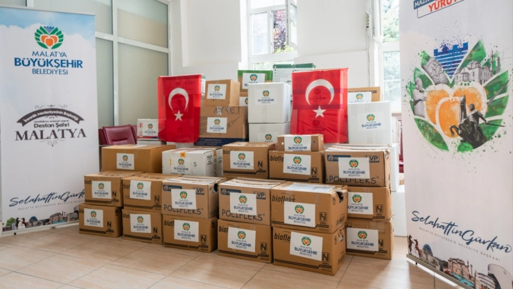 İHH'ya 14 bin 264 kutu ilaç verdi