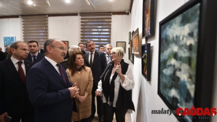 İlk Türk kadın mitinginin 100. yılında öğrenciler yararına resim ve seramik sergisi