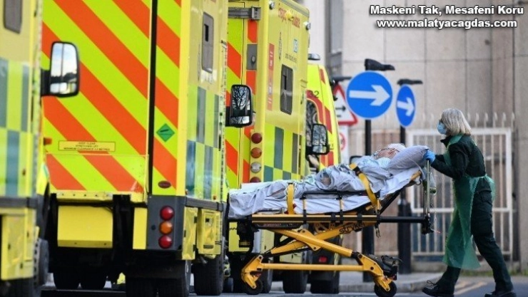 İngiltere'de son 24 saatte 54 bin 940 vaka