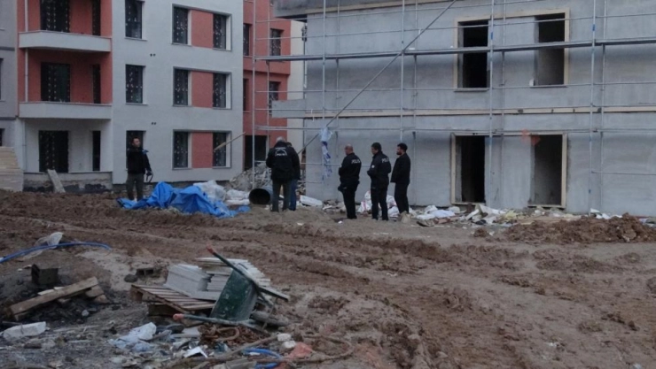 İnşaatın çatısından düşen işçi ağır yaralandı