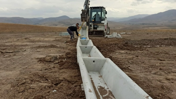 İpekyolu'daki çiftçilere sıvat desteği