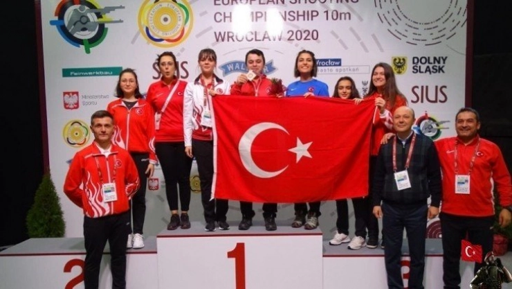 İsmail Keleş'ten bronz madalya