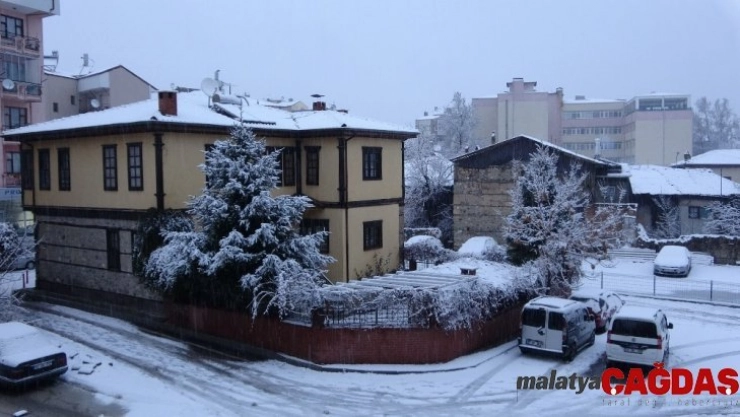 Isparta beyaza büründü