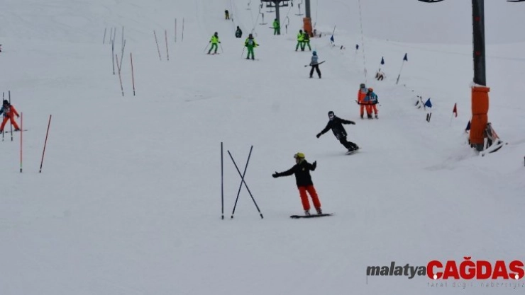 Isparta'da Kayakçılar kıyasıya yarıştı