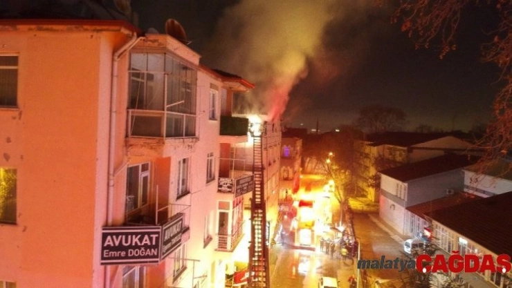 Isparta'da öğrenci apartında korkutan yangın