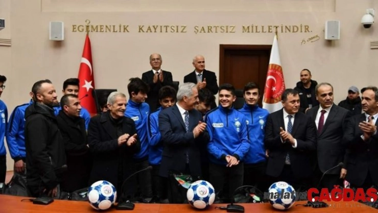 Isparta'daki amatör spor kulüplerine 250 bin liralık malzeme desteği