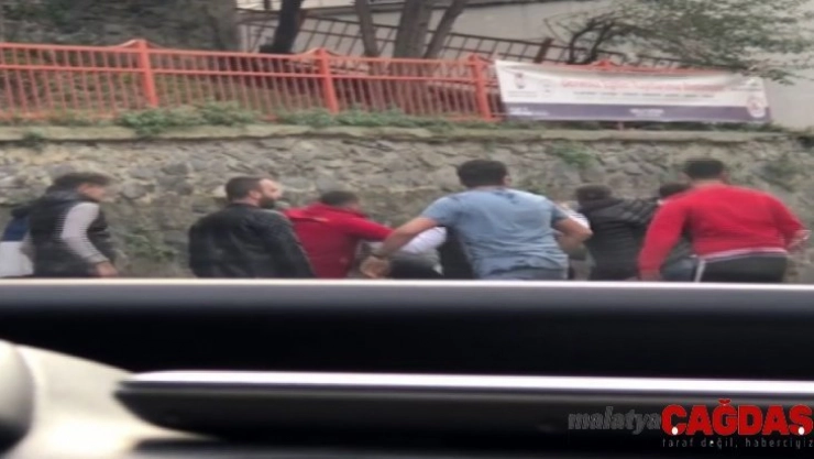 İstanbul'da feci ölüm sonrası tekme ve tokatlı kavga kamerada