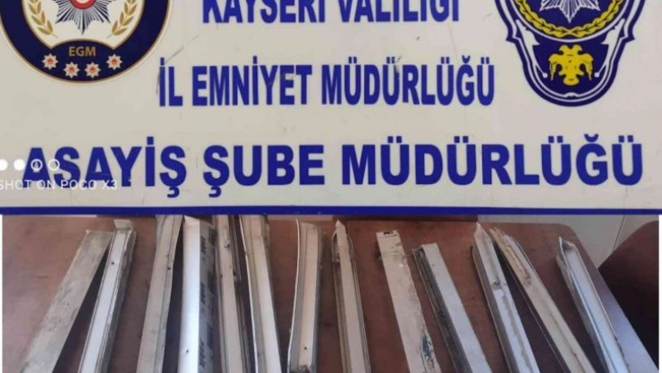 İşyerinden hırsızlık yapan şahıslar polisten kaçamadı