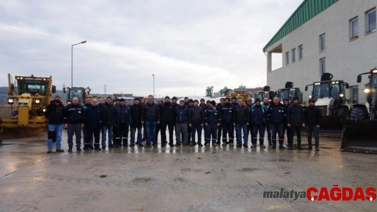İzmit Belediyesi karla mücadele için teyakkuzda