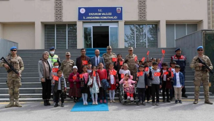 Jandarma Komutanlığı'nda renkli 23 Nisan kutlaması