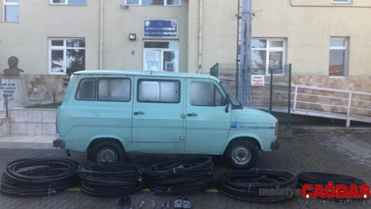 JASAT, direklerden kablo çalan hırsızları suçüstü yakaladı