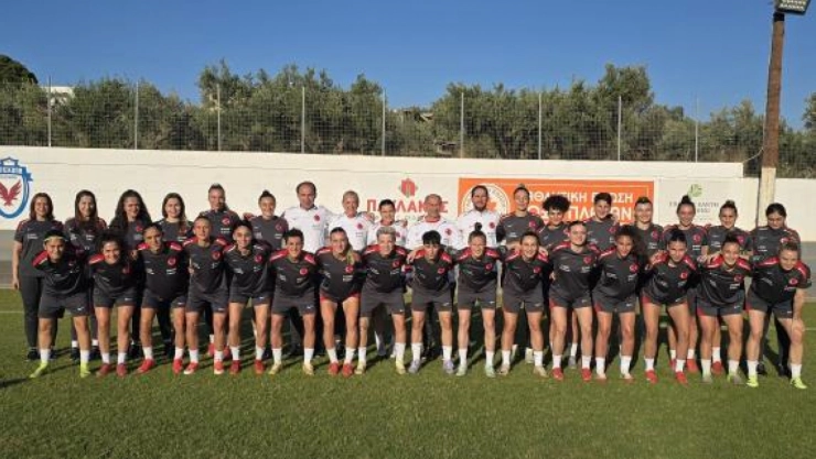 Kadın A Millî Takımı, Yunanistan Karşısında