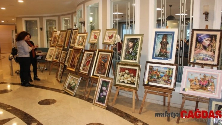 Kadın dostu hastanede anlamlı sergi