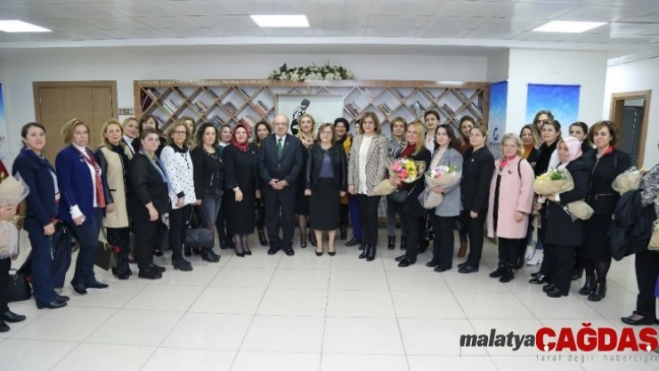 Kadınlara seçme ve seçilme hakkının verilişinin 85'inci yılı