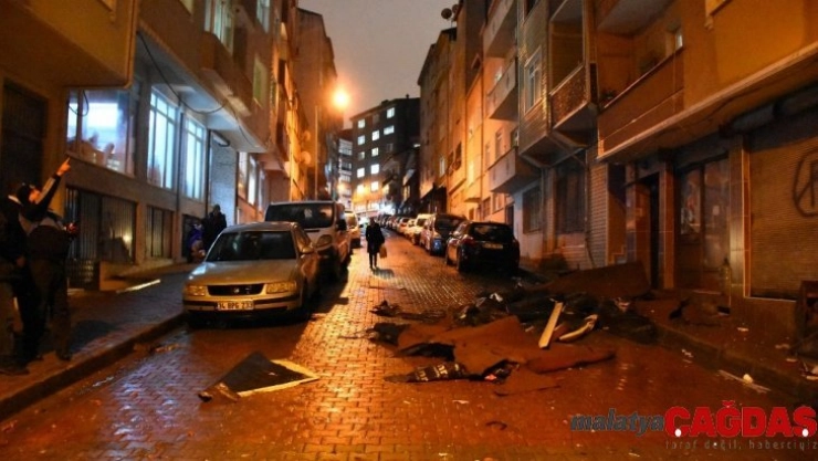 Kağıthane'de 6 katlı binanın çatısı uçtu