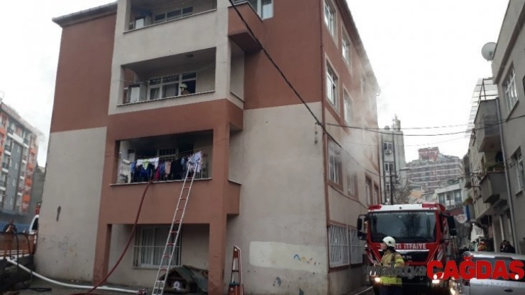 Kağıthane'de yangın paniği