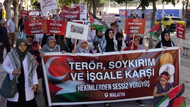 Kahraman şehitlerimizin ebedileşen çağrılarıyla meydanlardayız