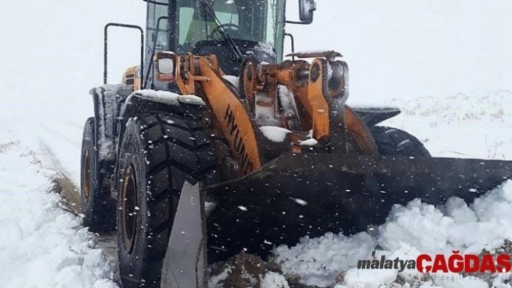Kahramanmaraş'ta kar mesaisi başladı