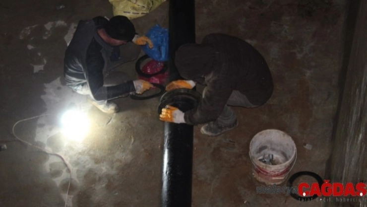 Kahta Belediyesi su deposu temizlendi