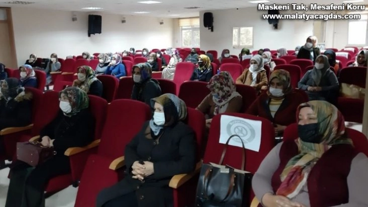 Kahta'da 'Aile ve çocuk' konulu seminer verildi