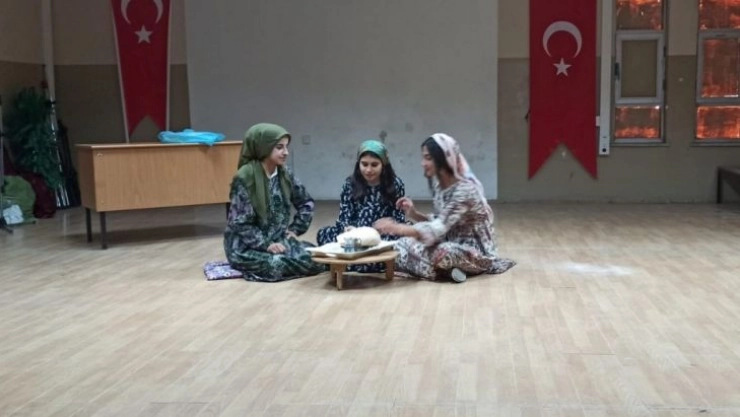 Kahta'da yabancı dil festivali düzenlendi