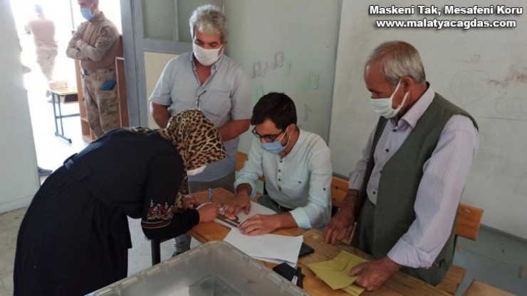 Kahta´da 2 köyde muhtarlık seçimi