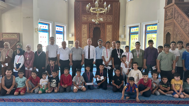 Kale'de Yaz Kur'an Kurslarında Dereceye Giren Öğrenciler Ödüllendirildi