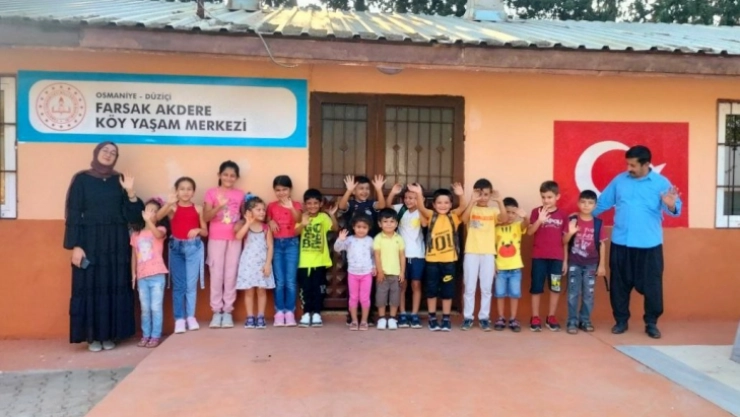 Kapalı köy okulunda 3 yıl aradan sonra yeniden ders zili çaldı