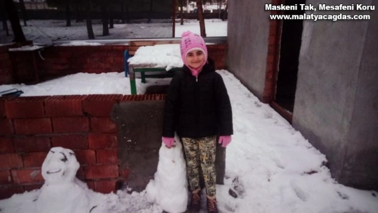 Kar çocukları sevindirdi