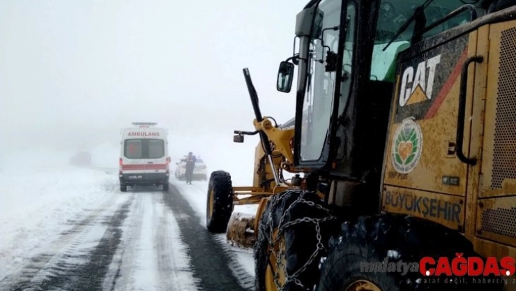 Kar nedeniyle kapalı olan bazı yolları açıldı