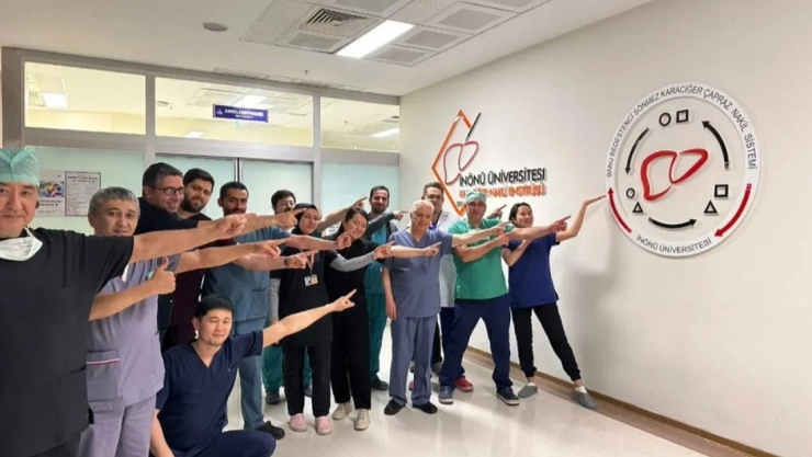 Karaciğer Nakli Enstitüsü'nden 300'üncü Çapraz Nakil Başarısı