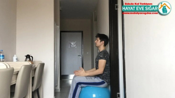 Karantinadaki öğrencilere pilates topu