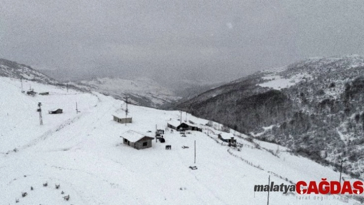 Karla kaplı yaylalarda muhteşem görüntüler