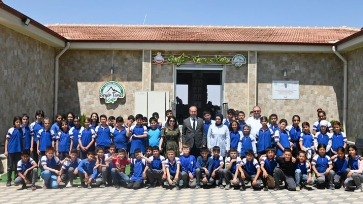 Karne öncesinde at bindiler